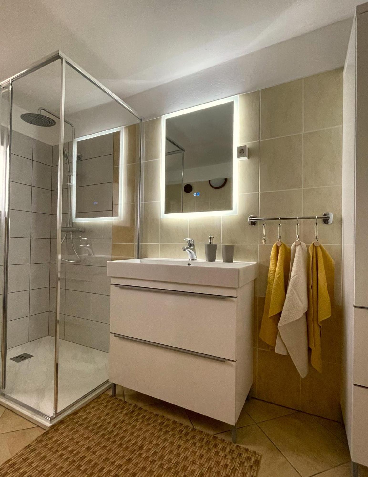 Apartma Savan โทลมิน ภายนอก รูปภาพ